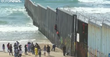 المكسيك توقف قافلة مهاجرين من أمريكا الوسطى بعد تلويح ترامب بفرض رسوم
