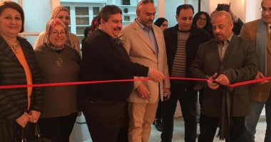 شاهد افتتاح معرض "نسائم الحرير" لـ عمرو سلامة بالمركز الثقافى المصرى بالزمالك  