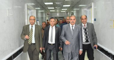 صور.. رئيس جامعة الأزهر يتفقد مستشفى باب الشعرية الجامعى