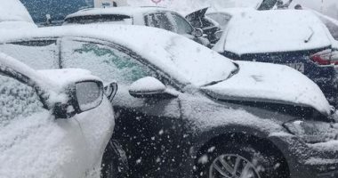 الثلوج والأمطار تتسبب فى تصادم 50 سيارة وإصابة 35 شخصا بإسبانيا