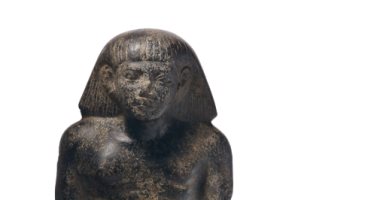 دار كريستيز للمزادات فى نيويورك تعرض تمثالا فرعونيا للبيع بـ30 ألف دولار