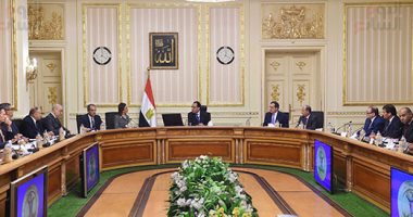 صور.. رئيس الوزراء يتابع التحضيرات الجارية للجنة العليا المشتركة بين مصر والعراق 