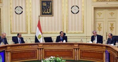 صور.. رئيس الوزراء يتابع ضبط الأسعار والتحضير للجنة العليا المصرية العراقية 