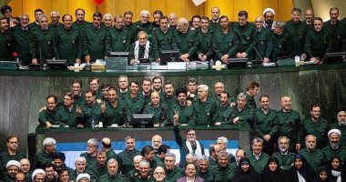 فيديو.. البرلمان الإيرانى يتحول لثكنة لـ"الحرس الثورى" ومعارضون يسخرون