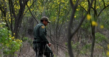 صور.. الجيش الأمريكى يبحث عن متسللين دخلوا الأراضى عبر المكسيك