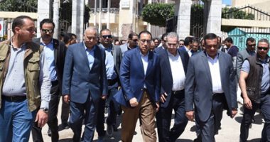 رئيس الوزراء يتفقد مستشفى رشيد العام ومدرسة على المغربى الإعدادية بالحيرة