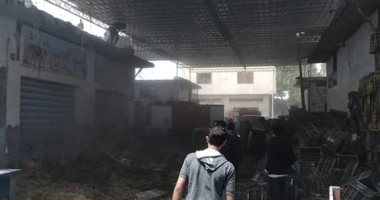للمرة الثانية.. حريق بأحد وكالات سوق أبوشرة للخضار فى الشرقية.. صور