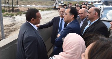 صور.. رئيس الوزراء يتفقد مشروع بشائر الخير 4 فى البحيرة