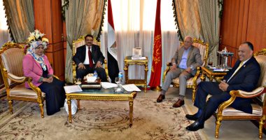 محافظ بورسعيد يستقبل ممثلى المتابعة الميدانية لمنظومة الشكاوى بالوزراء