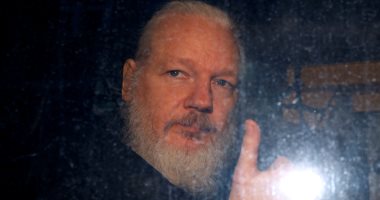 ديلى ميل: خطيبة مؤسس ويكيليكس تكشف تعرضه لجلطة دماغية بالسجن أكتوبر الماضى
