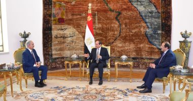 السيسى يؤكد لـ"حفتر" دعم مصر لجهود مكافحة الإرهاب لتحقيق أمن واستقرار  ليبيا