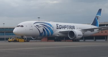طائرة الأحلام الثانية لمصر للطيران تصل مطار القاهرة قادمة من "سياتل"