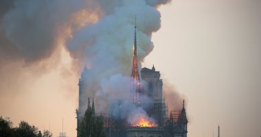  الأطفاء الفرنسية: إنقاذ "الهيكل الرئيسي" لكاتدرائية نوتردام