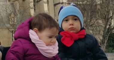 قارئ يشارك "اليوم السابع" بصورة لأبنائه من أمام كاتدرائية نوتردام بباريس