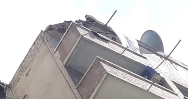 صور .. انهيار شرفة بعقار شرق الإسكندرية دون إصابات