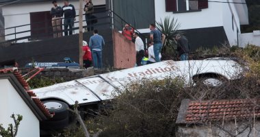 صور.. مصرع 28 شخصا فى حادث حافلة سياحية بجزيرة ماديرا البرتغالية