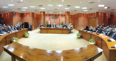 محافظ بورسعيد: رفع درجة الاستعداد القصوى و111 مقرا للاستفتاء على الدستور