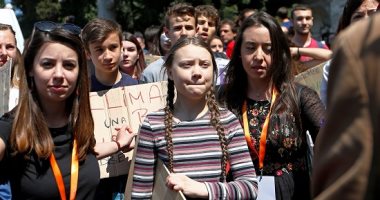 صور..مظاهرات إيطالية للحد من التغيرات المناخية بقيادة طفلة سويدية