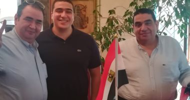 أبناء الجالية المصرية فى جنوب أفريقيا يدلون بأصواتهم فى الاستفتاء