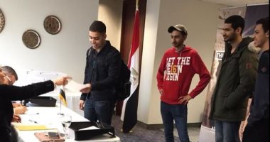 طلاب مصريين بالجامعات الكندية يقطعون مسافة 500 كم للمشاركة فى الاستفتاء
