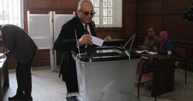  رئيس حزب الوفد يدلى بصوته فى الاستفتاء على التعديلات الدستورية