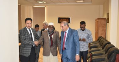 مستشفى الأزهر التخصصى تستقبل رئيس مجمع علماء الإسلام بالصومال للعلاج