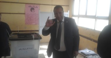 صور.. النائب علاء ناجى يدلى بصوته فى الاستفتاء على تعديل الدستور