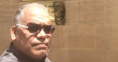 "أشرف" يشارك بصورة من أمام القنصلية المصرية بجدة أثناء الاستفتاء