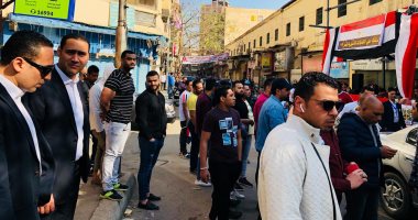 قارئ يشارك بصور لطوابير المواطنين أمام لجان الاستفتاء بالشرابية