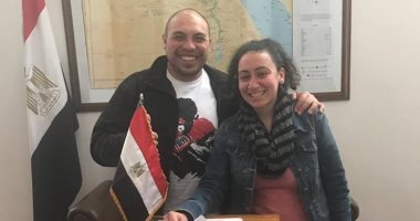 مصرية تسافر من فرنسا لبوليفيا لتدلى بصوتها بالاستفتاء.. وزوجها: تحيا مصر