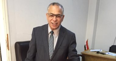 نائب رئيس جامعة الأزهر يدلى بصوته فى السفارة المصرية بتونس