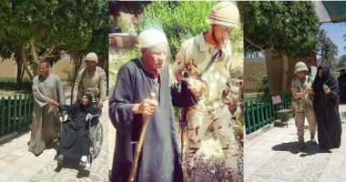 "محمود" يشارك بصور لقوات الأمن تساعد كبار السن أمام لجنة مركز القرنة بالأقصر