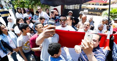 فيديو وصور.. الفنان محمود الليثى :أدعو المصريين للمشاركة فى الاستفتاء لضمان الاستقرار  