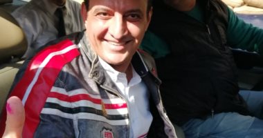 فيديو وصور.. طارق علام يدلى بصوته فى الاستفتاء.. ويشعل حماس المواطنين