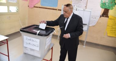 الفريق التراس رئيس "العربية للتصنيع" يدلى بصوته فى الاستفتاء