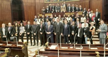 السيد الشريف لطلبة الإسكندرية: باب البرلمان مفتوح للجميع والشباب هم المستقبل