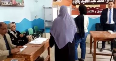فيديو.. المواطنون يدلون بأصواتهم على تعديل الدستور بلجان القاهرة الجديدة