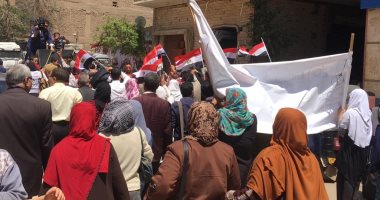 فيديو وصور.. مسيرة شبابية حاشدة لدعوة المصريين للاستفتاء فى المرج