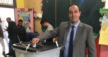 مدير صندوق مكافحة الإدمان يدلى بصوته فى الاستفتاء على التعديلات الدستورية