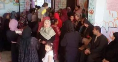 صور.. إقبال كبير من المواطنين على أبواب لجان الاستفتاء على الدستور فى المنوفية