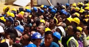 فيديو..حشود ضخمة من العمال أمام لجان العاصمة الإدارية ثالث أيام الاستفتاء