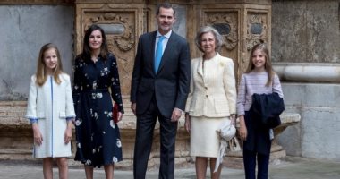 صور.. العائلة المالكة الإسبانية تحتفل بعيد الفصح بعد عام من خلافات ملكة إسبانيا وحماتها