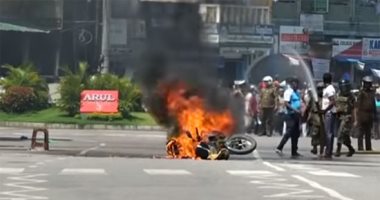 شاهد.. لحظة انفجار دراجة بخارية فى عاصمة سريلانكا