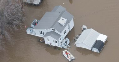 صور.. غرق منازل فى كندا مع ارتفاع منسوب مياه نهر أوتاوا