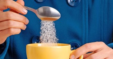 دراسة تؤكد: منع إضافة السكر لكوب الشاي يوميا يساعدك للتخلص منه نهائيا