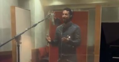 فيديو.. عمرو سعد يسجل أغنية تتر مسلسله الجديد "بركة" لعرضه فى رمضان