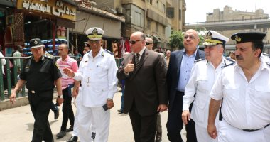 محافظ القاهرة يشرف على حملة لإعادة الانضباط بمنطقة الموسكى