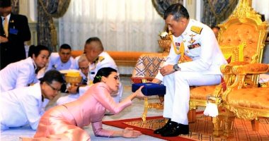 صور.. كواليس زواج ملك تايلاند من مضيفة طيران وتعيينها ملكة للبلاد