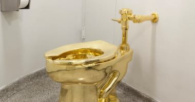 الجارديان: تركيب مرحاض من الذهب فى قصر بريطانى والسماح للزوار باستخدامه