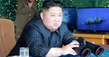 صور.. زعيم كوريا الشمالية يشرف على تدريب لراجمات صورايخ بعيدة المدى
